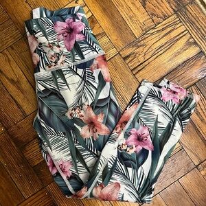 evolution and creation leggings size: M